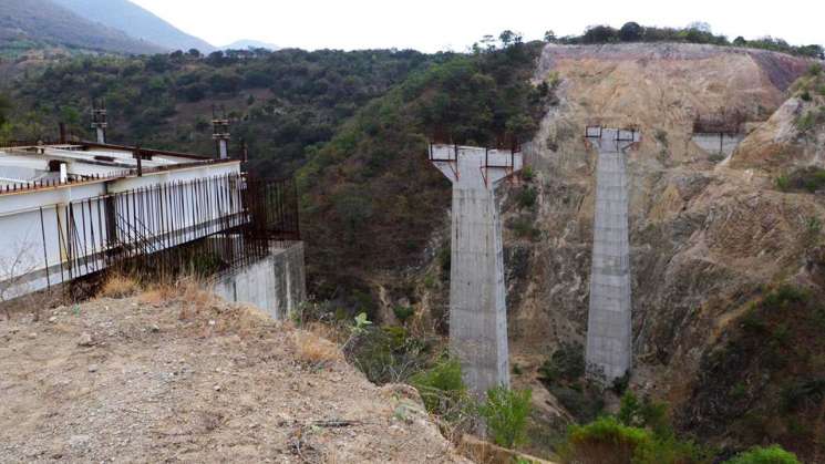 Registra autopista Oaxaca- Costa un avance del 74.64%  