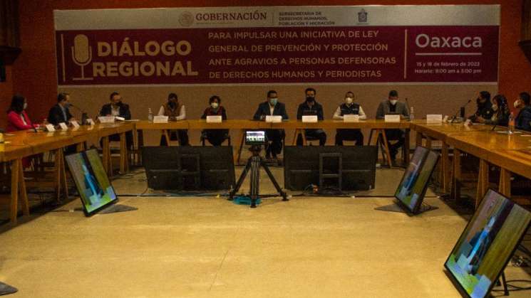 SEGOB se compromete a abrir foros en regiones de Oaxaca