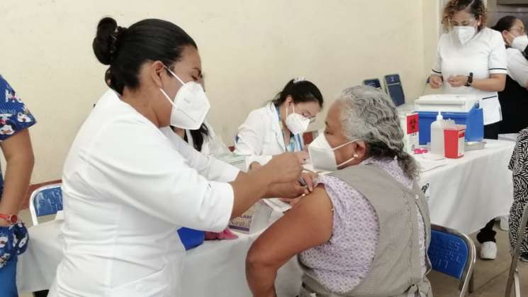 85% de avance en vacunación antiinfluenza en Oaxaca: SSO