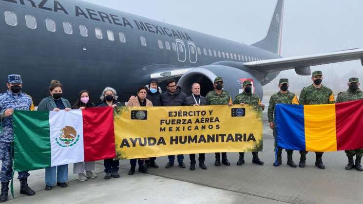 Regresan a México 81 personas rescatadas de Ucrania