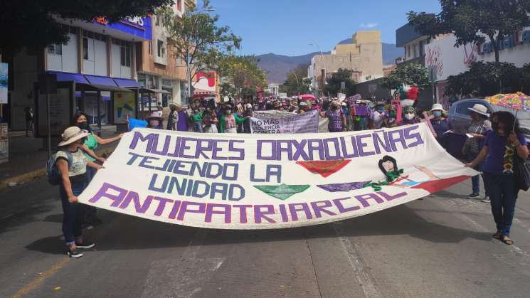 Organizaciones y colectivas de mujeres se manifiestan en Oaxaca