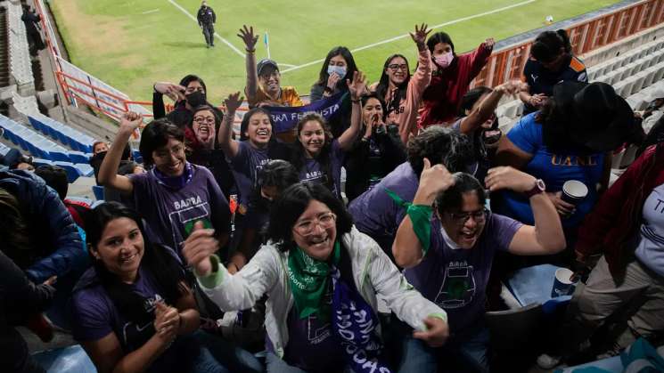 La barra feminista: otra afición es posible en el fútbol