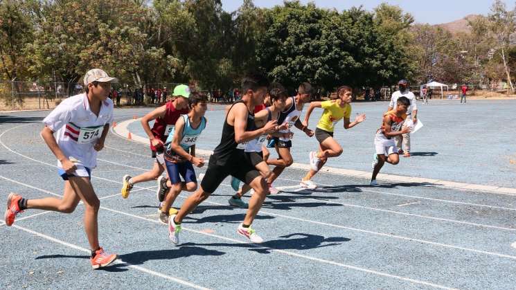 El atletismo oaxaqueño asiste al macro regional en Mérida  