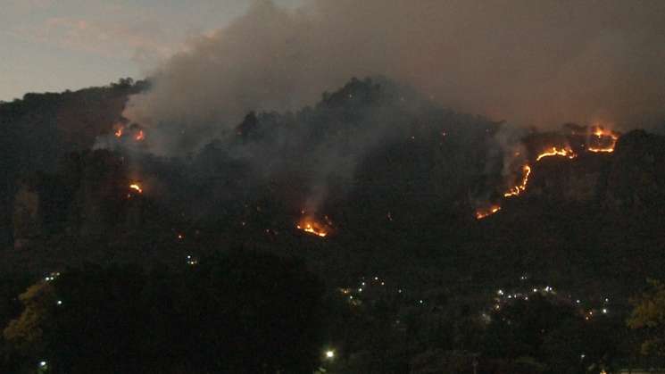 Incendio devora 50 hectáreas de bosque protegido en Juxtlahuaca