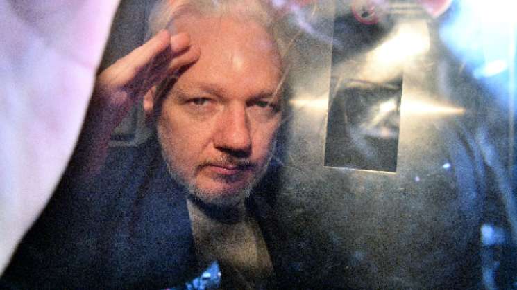 Juez ordena extradición de Julian Assange a Estados Unidos