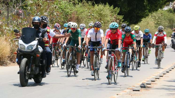 Realizan prueba contra reloj y ruta Macro regional de ciclismo