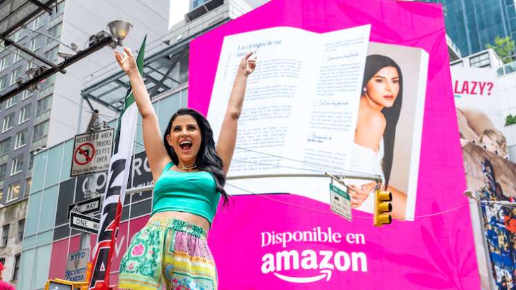 Dra.Tania Medina presentó en Times Square (NY) su primer libro 