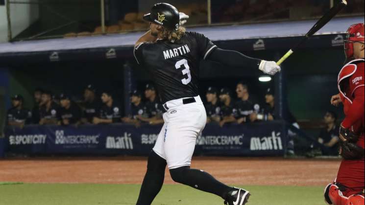 Kyle Martin cañonea en el estadio Eduardo Vasconcelos  