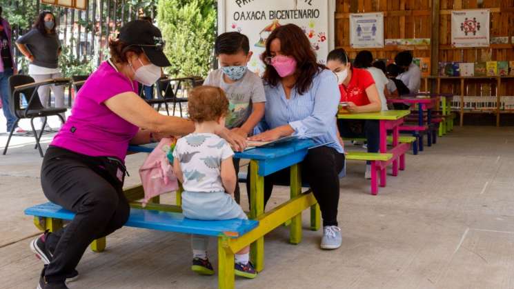 Biblioteca Infantil al Aire Libre en Parque Oaxaca Bicentenario 