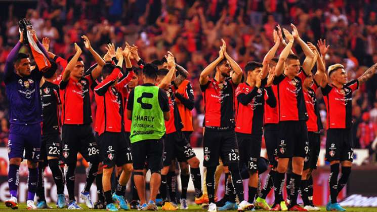 Atlas vence al Pachuca 2-0 en primer partido de final del torneo