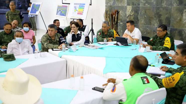 AMH y Gral. Luis Cresencio en sesión permanente del CEPCO