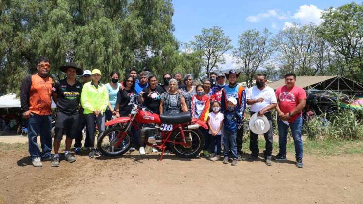 Isauro López se queda con el Campeonato Platino Plus de motocross