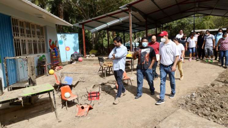 IEEPO y SEP recorren la Costa revisando daños en escuelas