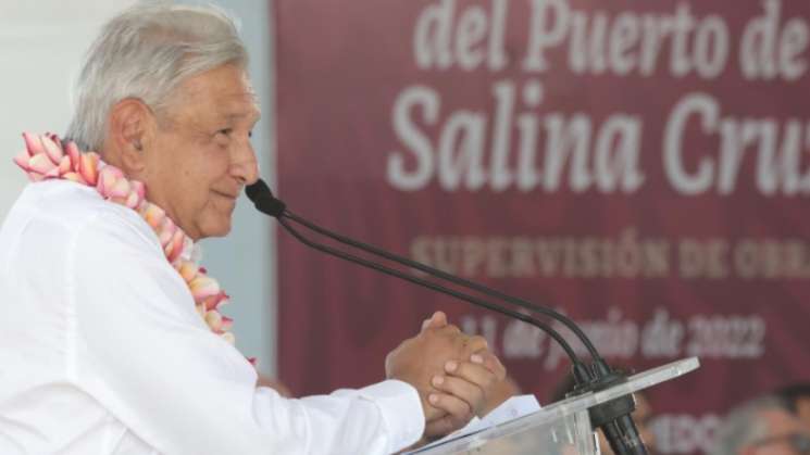 AMLO invierte 120 mmdp para planta coquizadora y de licuefacción 