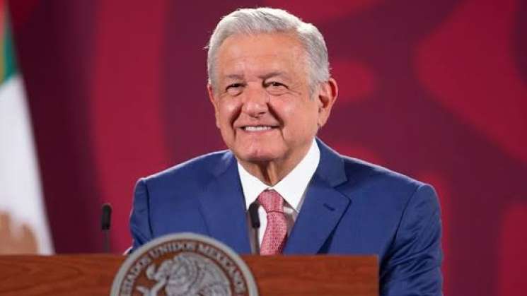 Anuncia AMLO base a trabajadores de Pemex con mayor antigüedad