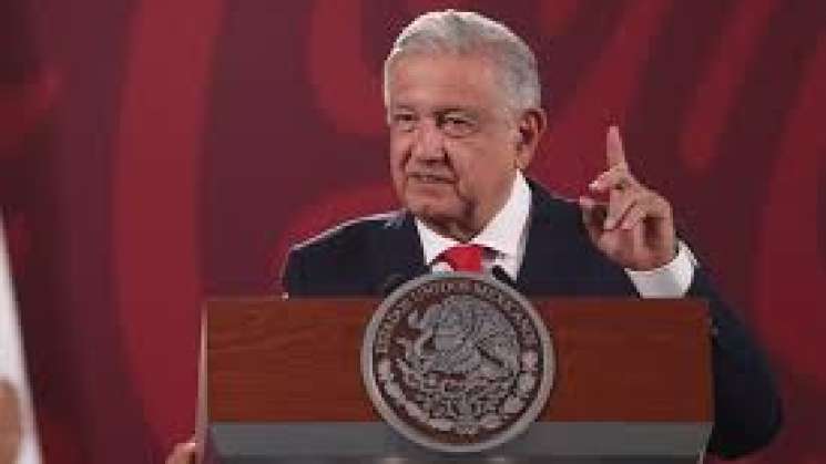 AMLO: si no van a legislar que no cobren honorarios