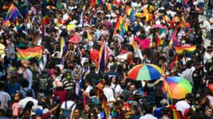 Marcha del Orgullo en CDMX reunió a 250 mil asistentes