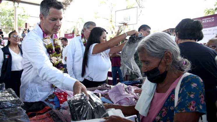 Realizan Tianguis del Bienestar en San Pedro Pochutla 