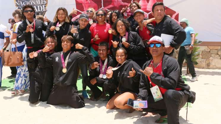 Plata y bronce cierran la cosecha de medallas para surf oaxaqueño