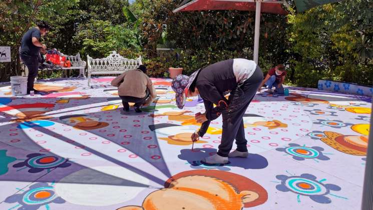 Crean mural alusivo a Guelaguetza en parque Del Agua Centenario 