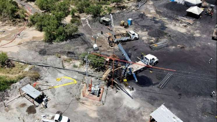  Escombros, gas y lluvia detienen rescate de mineros en Coahuila