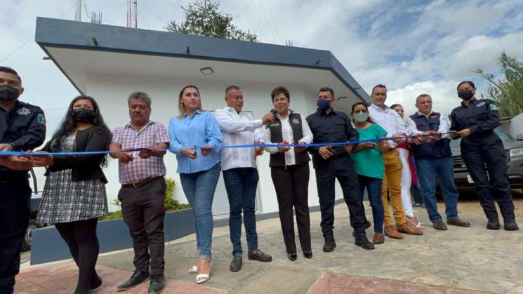 Inaugura Baños Noyola el C-2, Xoxocotlán, Oaxaca