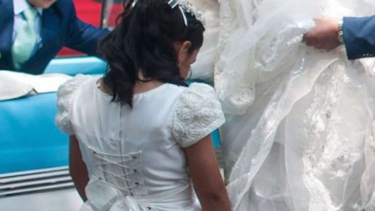 Congreso de Oaxaca prohíbe matrimonios entre menores de edad