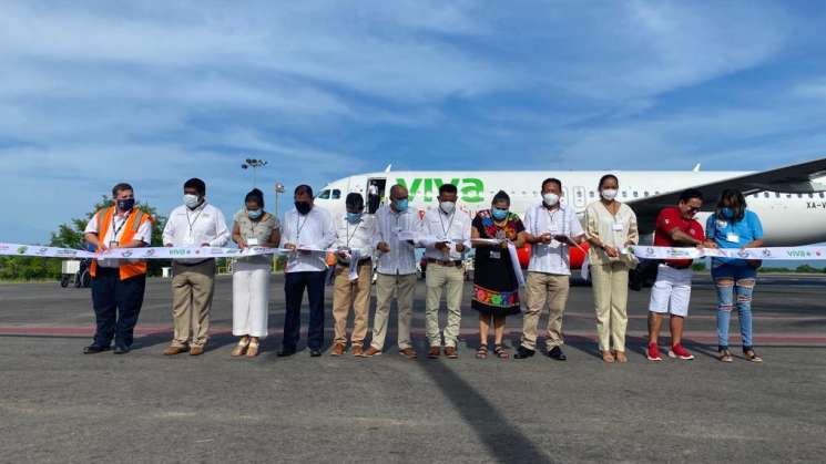 Recibe Puerto Escondido nuevo vuelo del AIFA