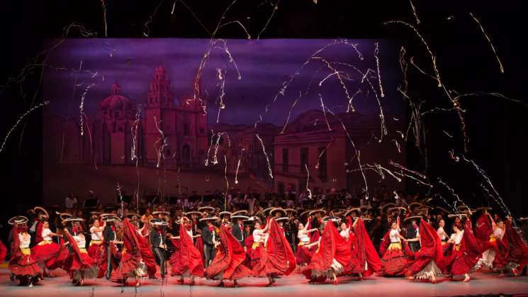 Celebra el Ballet Folklórico de México su 70 aniversario 