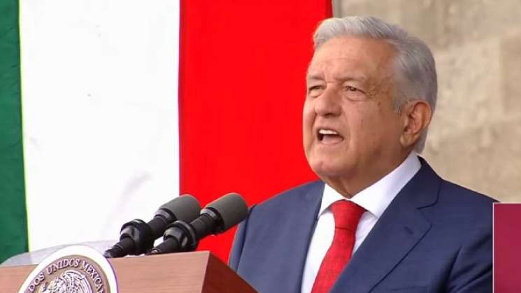 Previo a desfile, AMLO presenta plan de paz y tregua mundial 