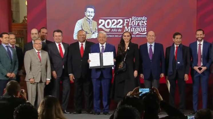  AMLO presenta acuerdo con empresarios para contener inflación