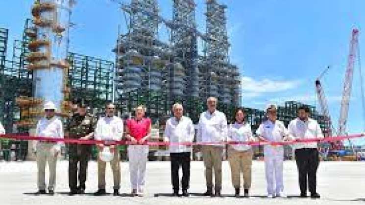 Reconoce AMLO sobrecosto de en refinería de Dos Bocas