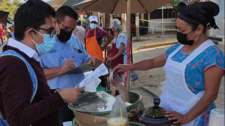 Verifica SSO puestos de comida en panteones de capital oaxaqueña