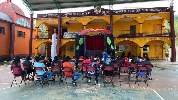 EECO Asociación Civil lleva Teatro Guiñol a Calendaría Loxicha