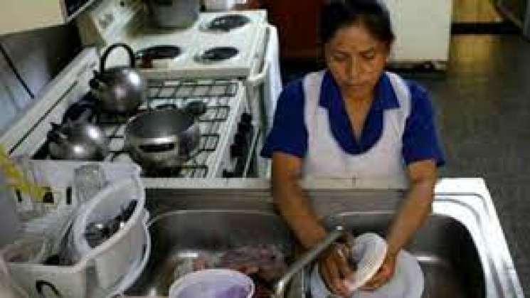 Trabajadoras del hogar deben recibir Seguro Social por ley