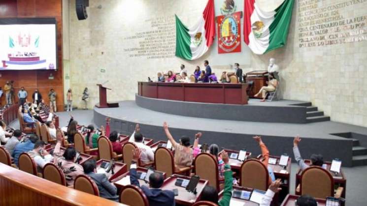 Congreso de Oaxaca pide cuentas al Iocifed por anomalías