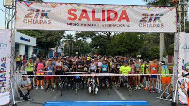 Oaxaqueños ganan el Medio Maratón Chiapas Internacional