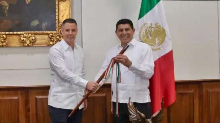 AMH y SJC firman Acta de Entrega Recepción del Gobierno de Oaxaca