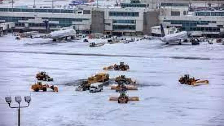 En EUA, cancelan 4 mil 400 vuelos por tormenta invernal intensa