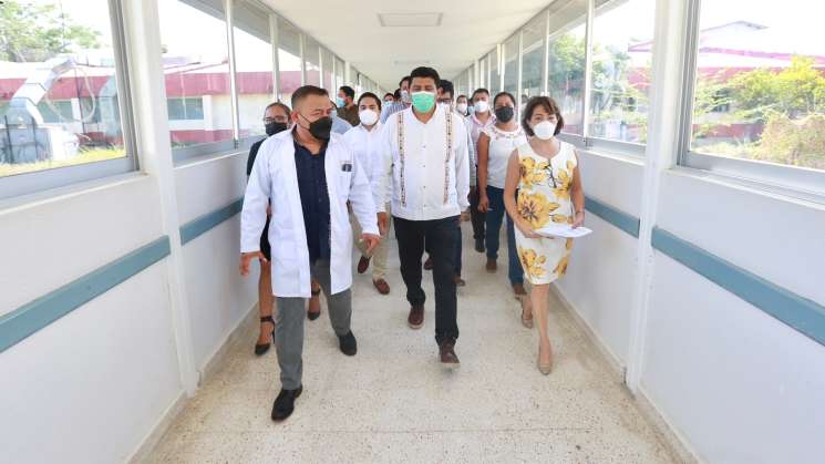 Recorre Gobernador Salomón Jara Hospital General de Pochutla