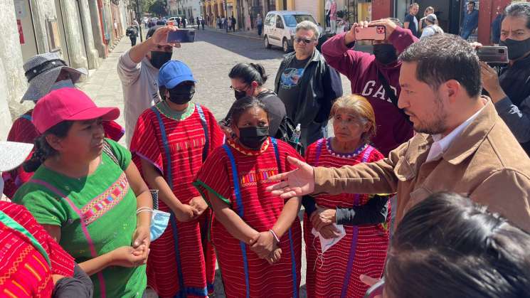 Atiende Secretaría de Gobierno a grupo de mujeres triquis 