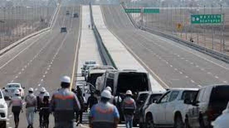 Inaugura AMLO vialidad de acceso rápido al AIFA sin pagar peaje