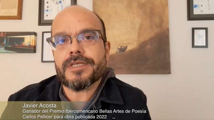 Javier Acosta recibe Premio Iberoamericano Bellas Artes de Poesía