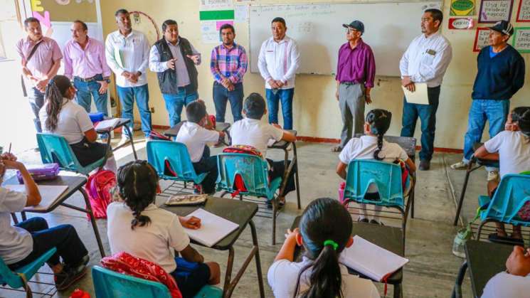 Garantiza IEEPO reinicio de clases en escuela del Istmo  