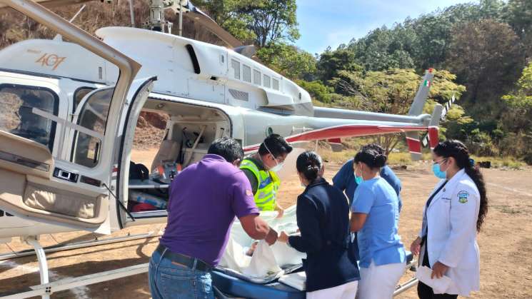 Helicóptero del Gobierno del Estado traslada a mujer embarazada 