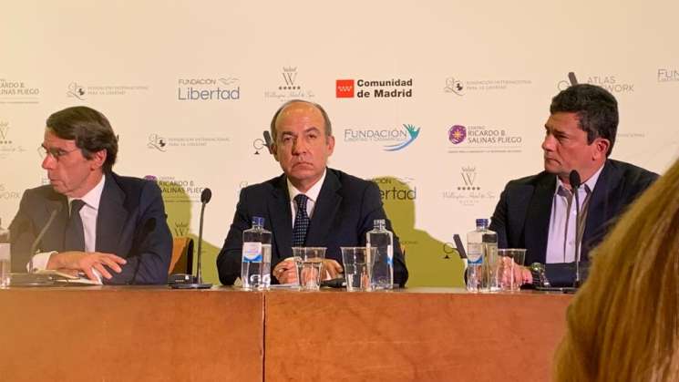 Canceladas en España cátedras y ponencia de Felipe Calderón