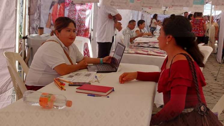 Brindan asesoría jurídica gratuita a más de 9 mil oaxaqueñas     