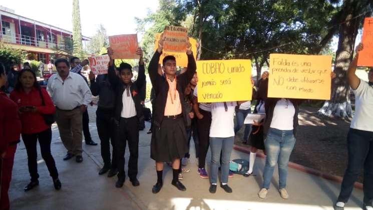 Cobao aprueba derecho de alumnos a manifestarse en Oaxaca