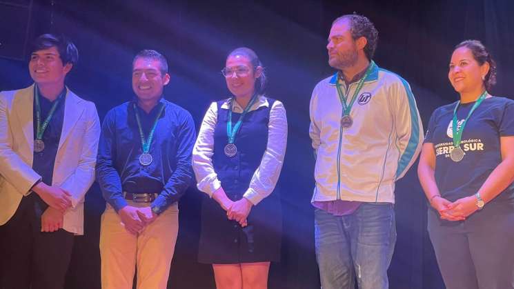 Alumno de UTSSO gana 2° lugar nacional en certamen de Declamación