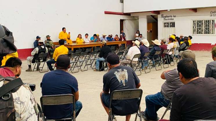 Atienden incendio en Santo Domingo Yosoñama y San Juan Mixtepec